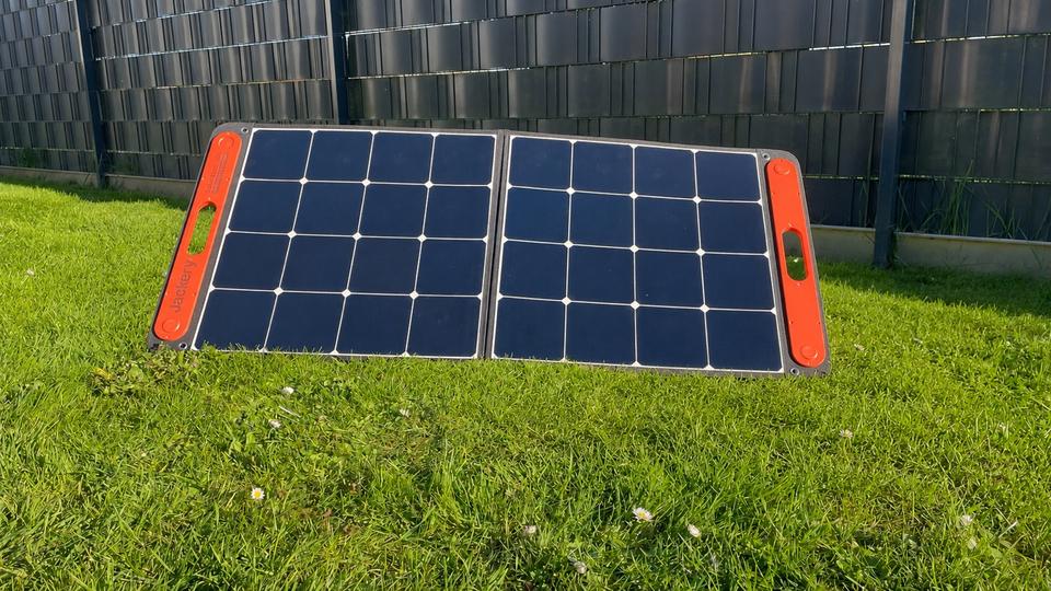 Jackery SolarSaga 100 W